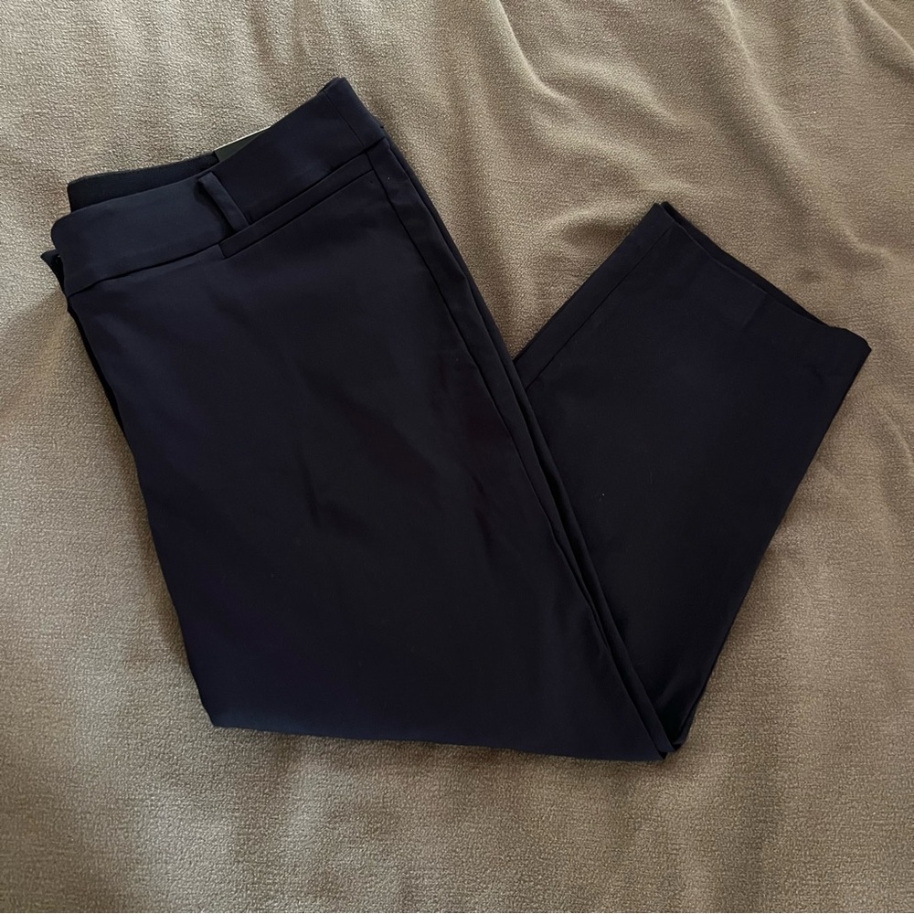 NWT Women’s Lane Bryant Dark Blue Trousers Ankle Size 20P - Picture 3 of 8